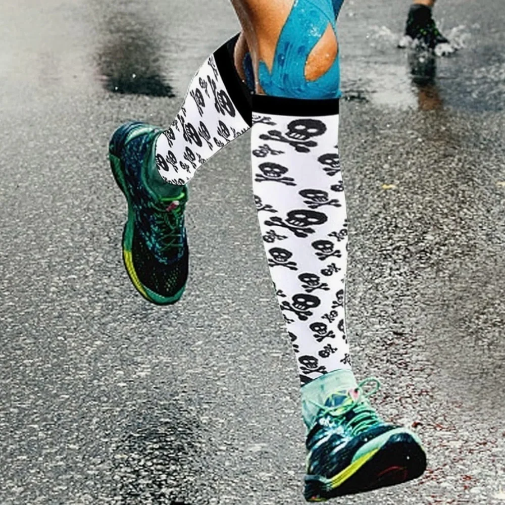 3/$25 🍄 Skull and Crossbones Kids Knee High Compression Sock Halloween Size S/M